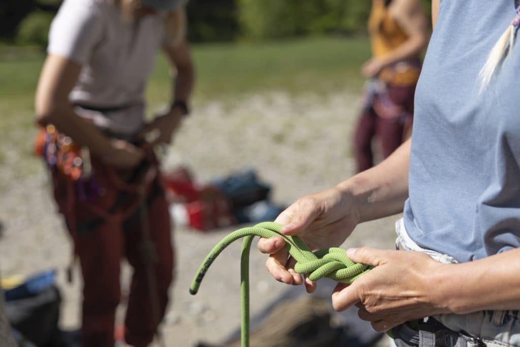 La sécurité est essentielle pour les stages en escalade pour vivre l’aventure dans les meilleures conditions